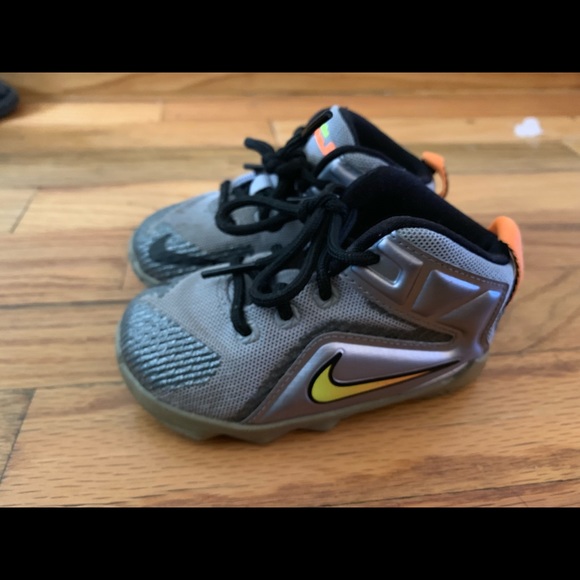 lebron james nike toddler shoes